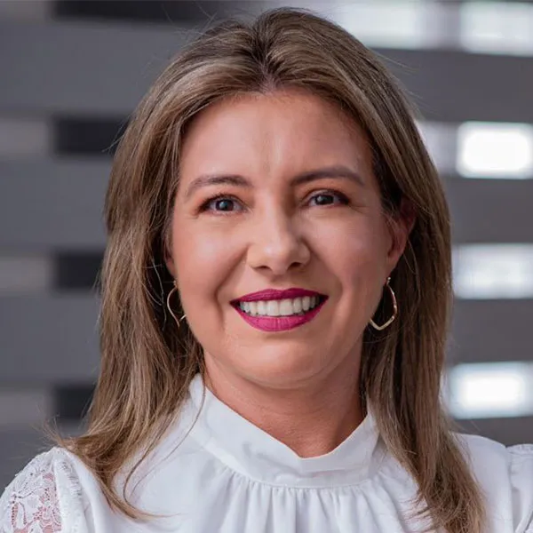 Dra. ​Flávia Moretti 